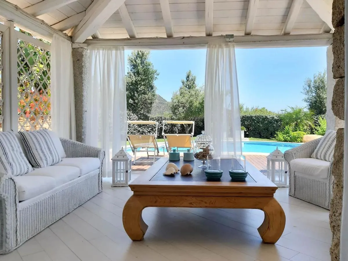 Villa Bougainvillea Con Piscina E Giardino Privato A Pochi Passi Dal Mare Castiadas